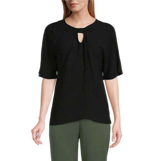 Promo 🎉 Investments Petite Size Woven Keyhole Neck Short Sleeve Top Hot Spot 🎉 4 Promo 🎉 Investments Petite Size Woven Keyhole Neck Short Sleeve Top Hot Spot 🎉 - Image 4