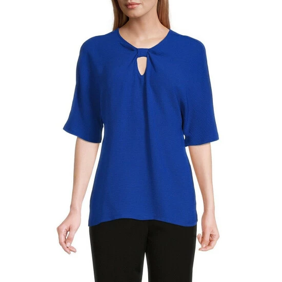 Promo 🎉 Investments Petite Size Woven Keyhole Neck Short Sleeve Top Hot Spot 🎉 7 Promo 🎉 Investments Petite Size Woven Keyhole Neck Short Sleeve Top Hot Spot 🎉 - Image 7